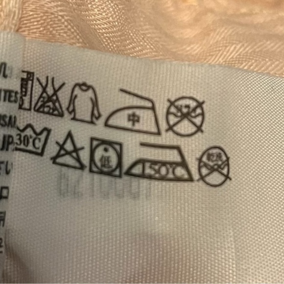 Hollister Embroidered Highrise Peach Denim Jean Short-Short - Picture 8 of 8